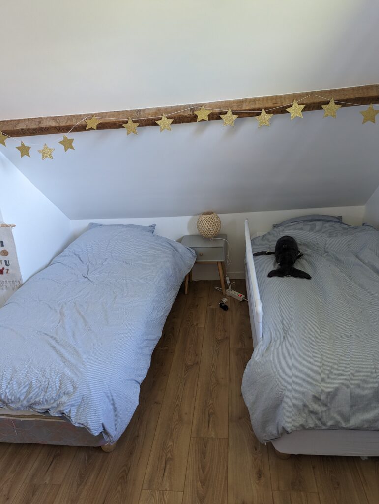 Chambre 2 lits simples